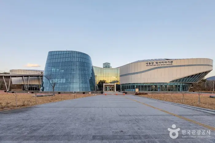 낙동강역사이야기관 · 문화시설