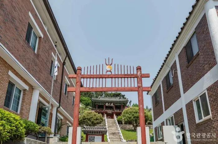 진주향교 · 관광지