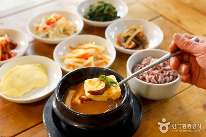 두머리부엌 · 음식점