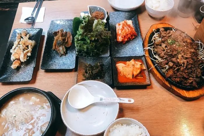 춘설 · 음식점