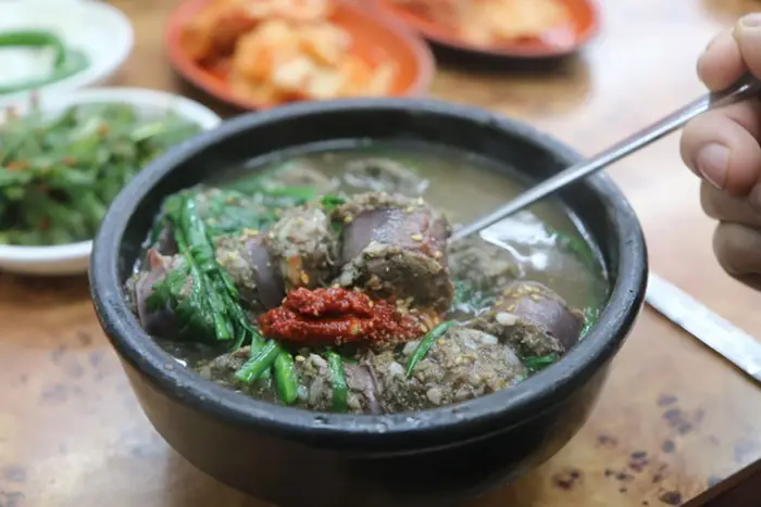 신창국밥 본점 · 음식점