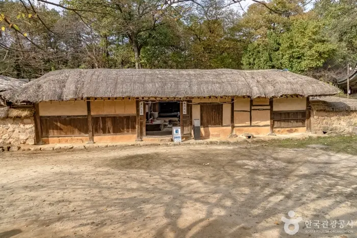 수내동가옥(이택구가옥) · 관광지