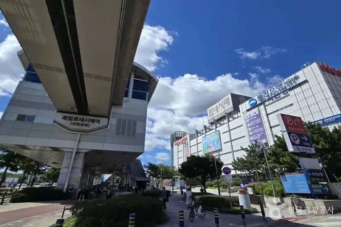 부산 르네시떼 · 쇼핑