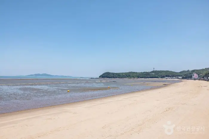 장경리해수욕장 · 관광지