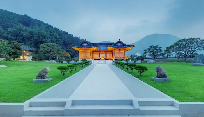한국궁중꽃박물관 · 문화시설