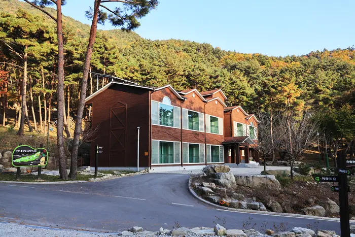 대봉산자연휴양림 · 관광지