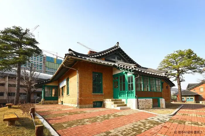 청주 탑동 양관 · 관광지