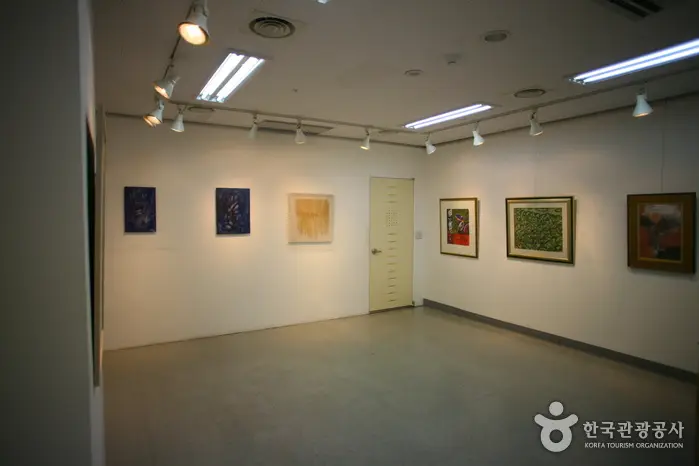 나화랑 · 문화시설