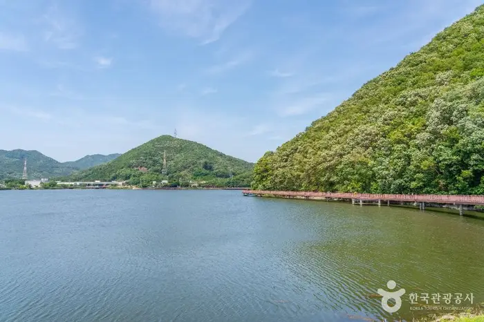 반월호수 · 관광지