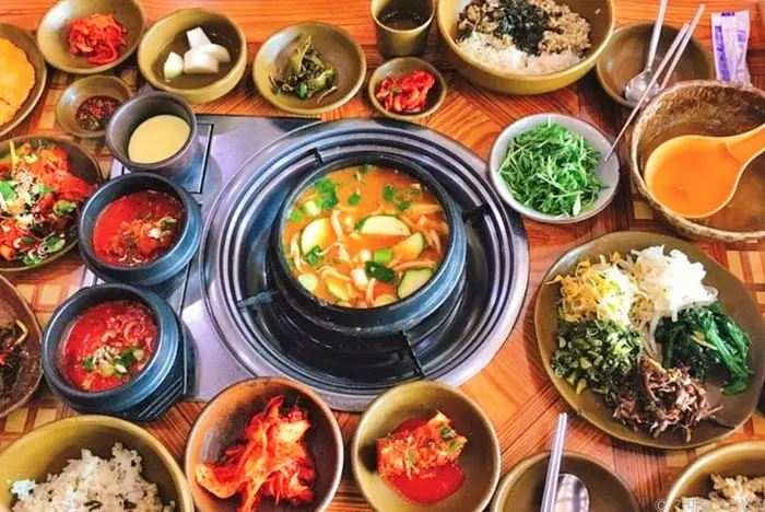 가마솥보리밥집 · 음식점