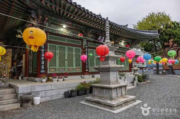 연등사(부산) · 관광지