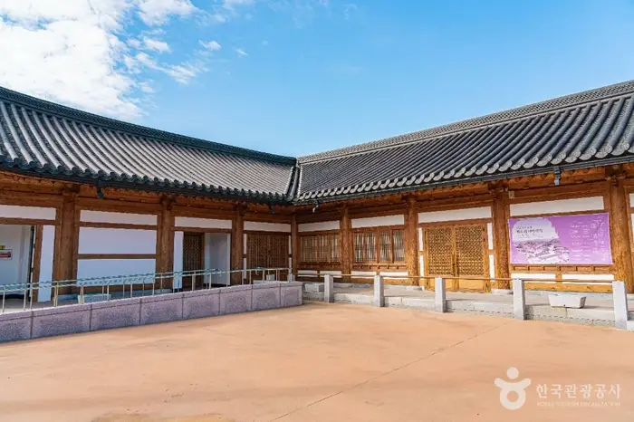 신재효 판소리 공원 · 관광지