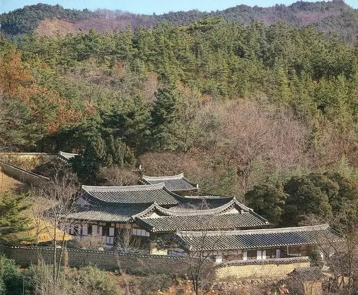 경주 양동마을 송첨종택 · 관광지