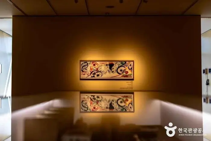 남원시립김병종미술관 · 문화시설