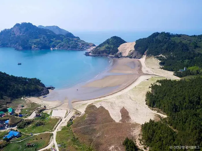 돈목해변 · 관광지