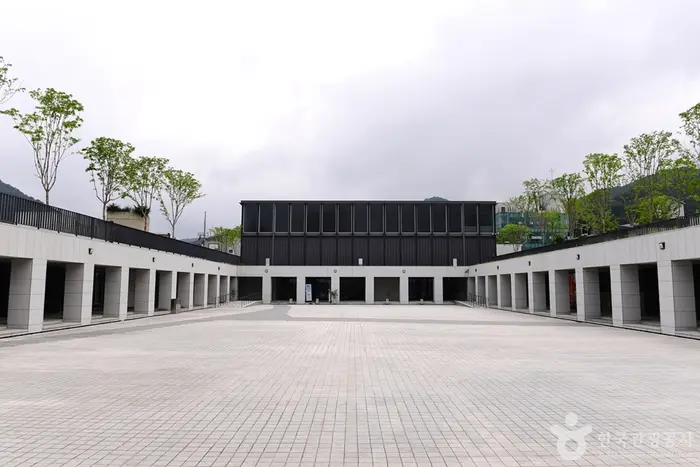남문터광장 · 관광지