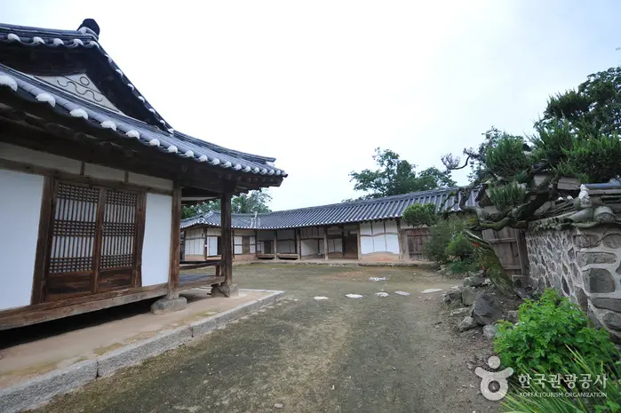 정읍 김명관 고택 · 관광지