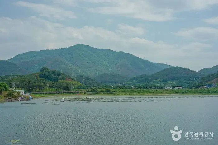 초동저수지 · 관광지
