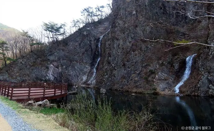 구장군폭포 · 관광지