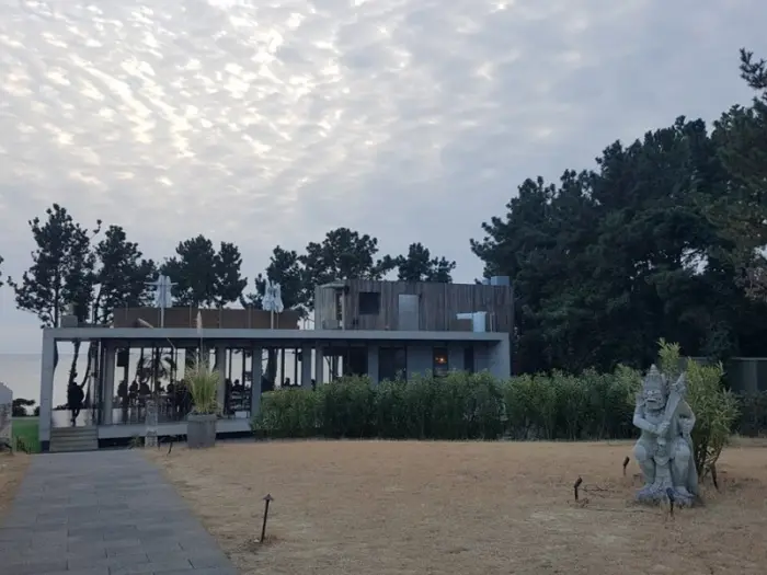 바다다 · 음식점