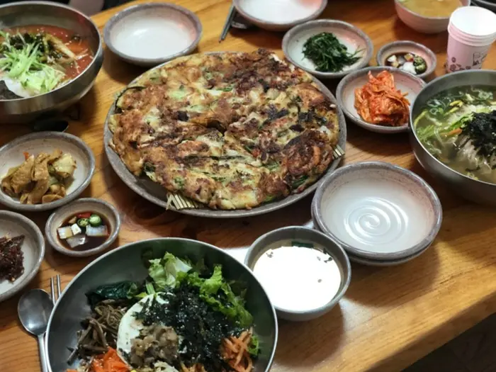 가현산 잔치국수 · 음식점