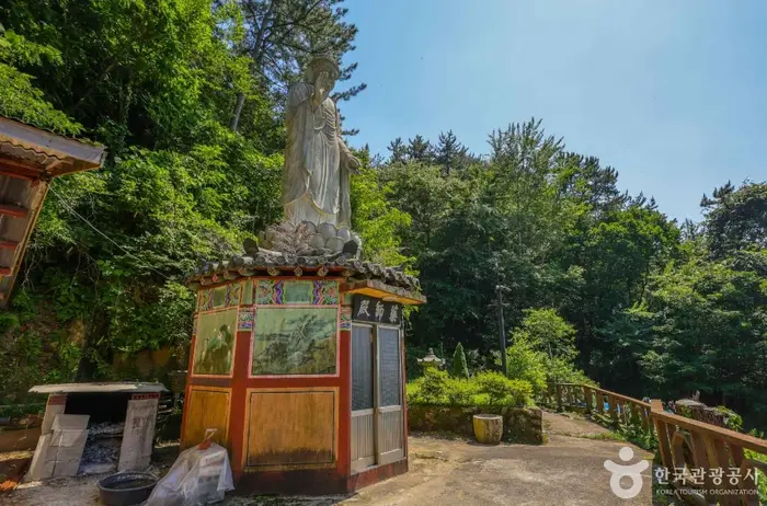 약수암(부산) · 관광지