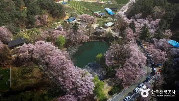 덕천서원(거창) · 관광지