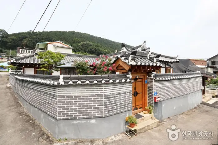 봉황재 한옥 게스트하우스 · 숙박