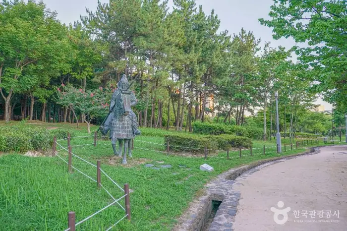 봉황대공원 · 관광지