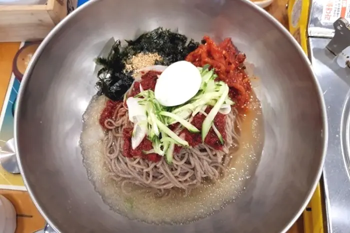 뱅뱅막국수 · 음식점