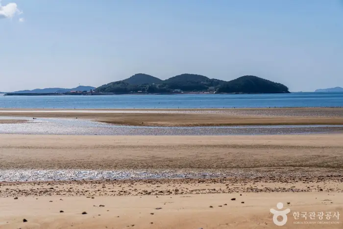 바람아래해수욕장 · 관광지