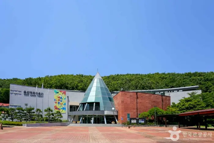 울산대곡박물관 · 문화시설