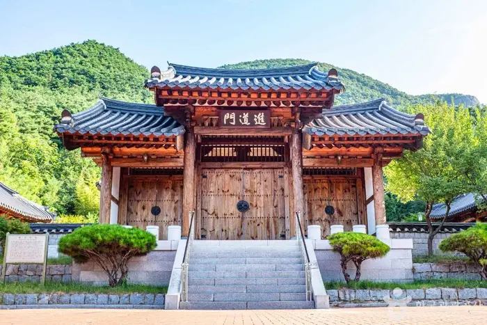화산서원(칠곡) · 관광지