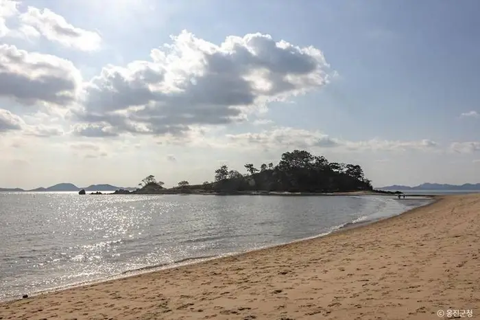 자월도 장골해변 · 관광지