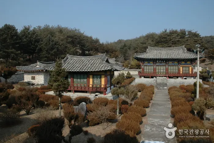 백산서원(영주) · 관광지