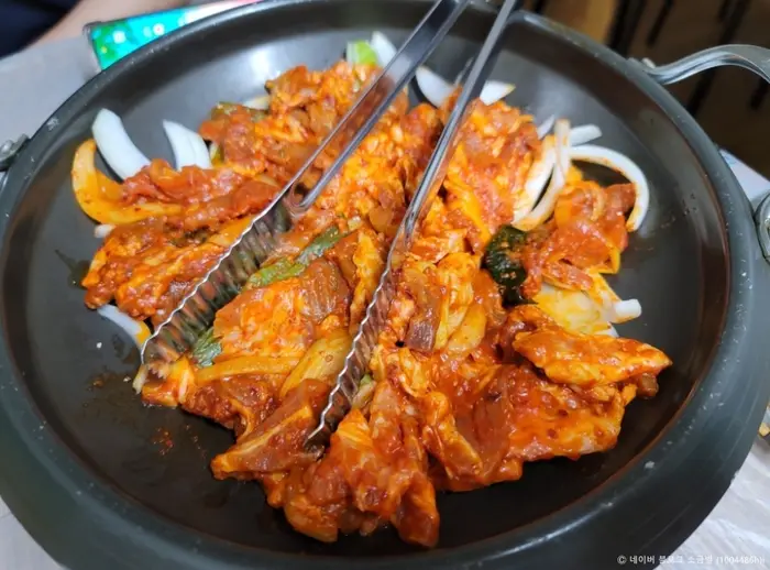 횃불식당 · 음식점