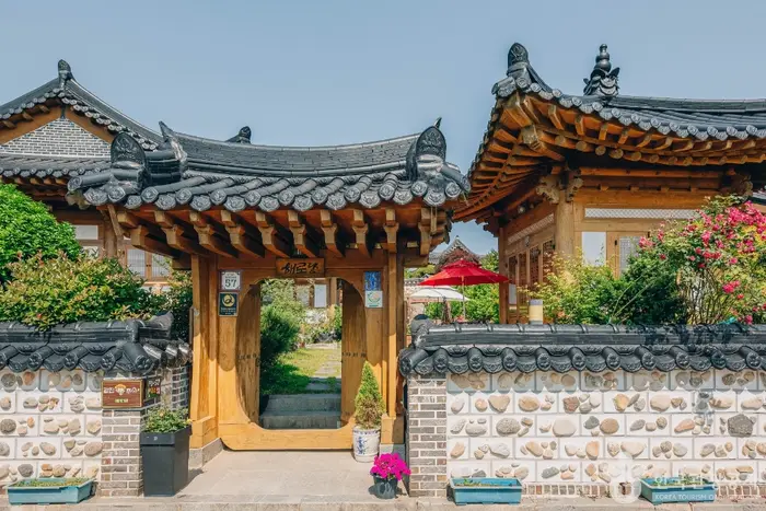 해로당 · 숙박