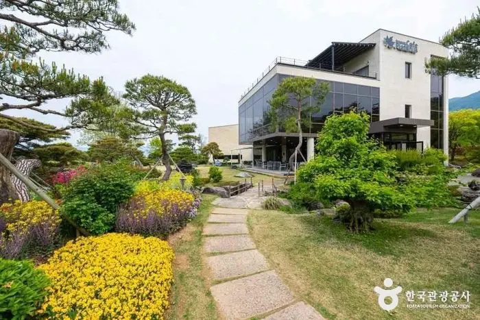 반야원 플라타너스 · 음식점