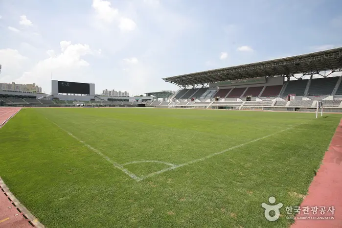 울산종합운동장 · 레포츠
