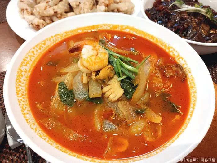 차이나플레인 서울숲점 · 음식점