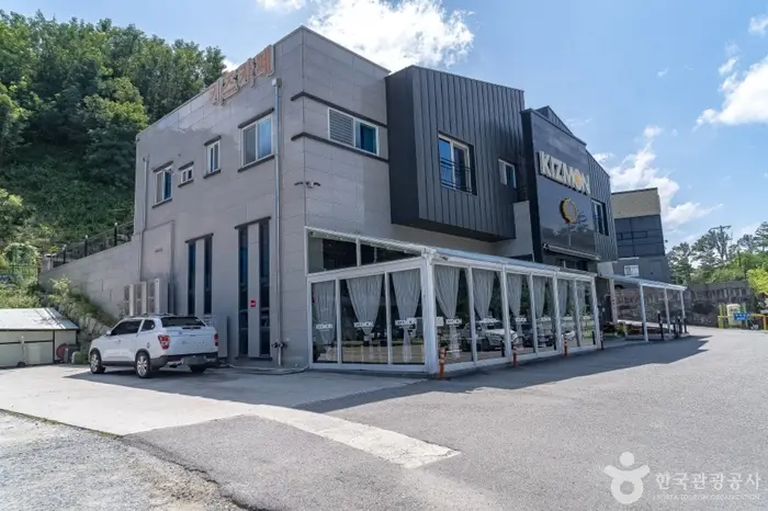 키즈몬 강릉점 · 문화시설