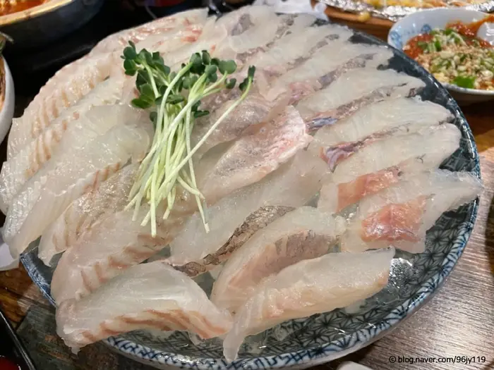 노랑물고기 본점 · 음식점