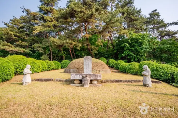 이정구선생묘 및 삼세신도비 · 관광지