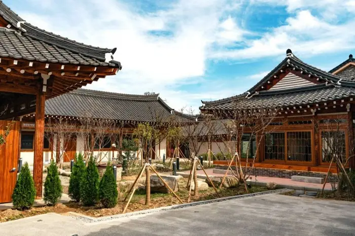 명지각 · 숙박