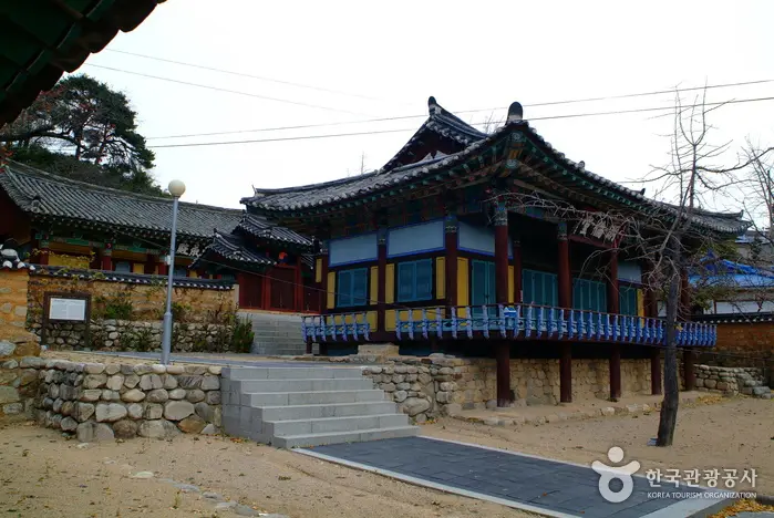 울진향교 · 관광지