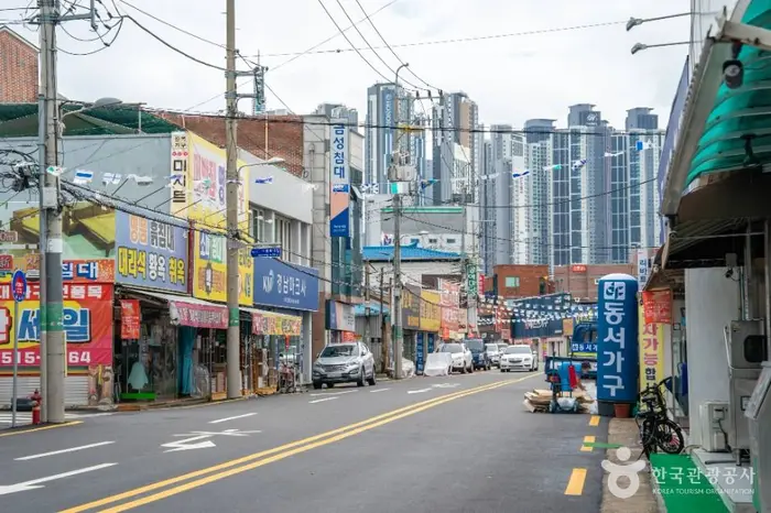 원대가구 명물거리 · 관광지