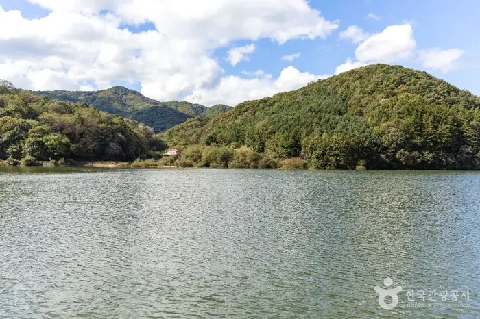 충도저수지 · 관광지