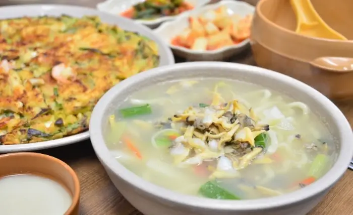 북동삼거리손칼국수 · 음식점
