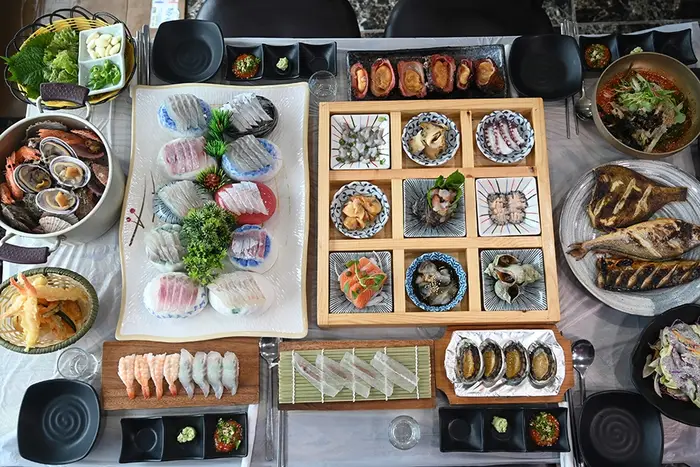 지심도횟집 · 음식점