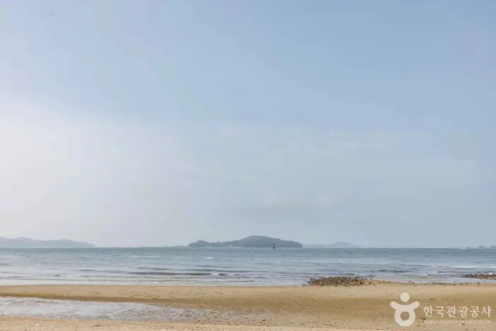 장돌해수욕장 · 관광지